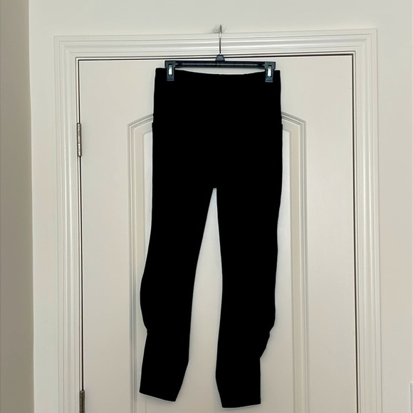 all in motion Black Ruched Yoga Athleisure Capri Leggings Size M - Picture 2 of 3